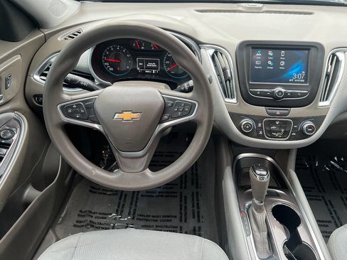 Used 2018 Chevrolet Malibu LT image 28
