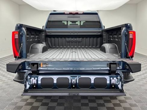 New 2026 GMC Sierra 2500 Denali w/ Denali Reserve Package AWD/4WD image 12