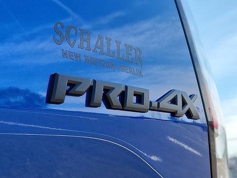 Used 2024 Nissan Frontier PRO-4X w/ Off-Road Protection Package AWD/4WD image 30