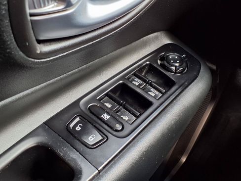 Used 2022 Jeep Renegade Latitude AWD/4WD image 10