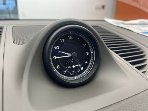 New 2026 Porsche Macan image 15