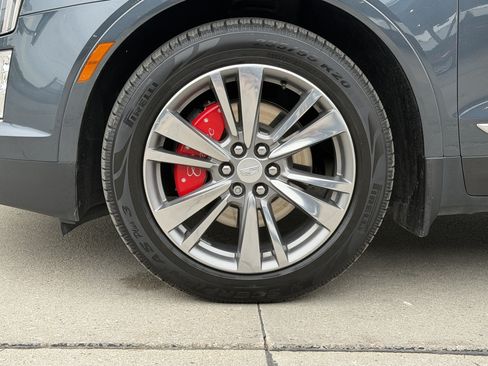 Certified 2021 Cadillac XT5 Premium Luxury AWD/4WD image 9