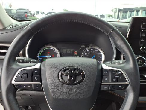 Used 2022 Toyota Highlander Bronze Edition image 27