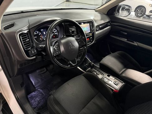 Used 2019 Mitsubishi Outlander SE AWD/4WD image 15