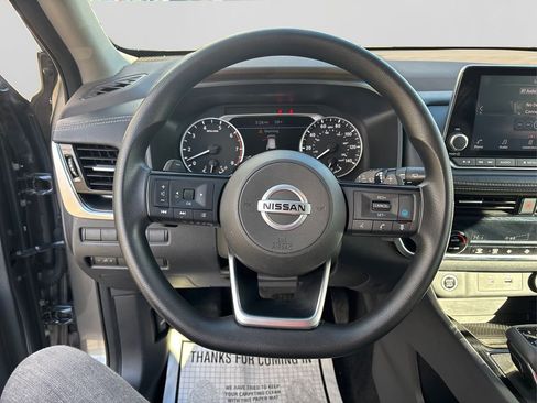 Used 2021 Nissan Rogue SV image 25