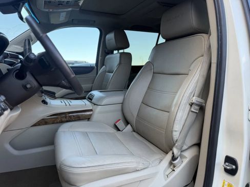 Used 2015 GMC Yukon XL Denali w/ Premium Package image 14