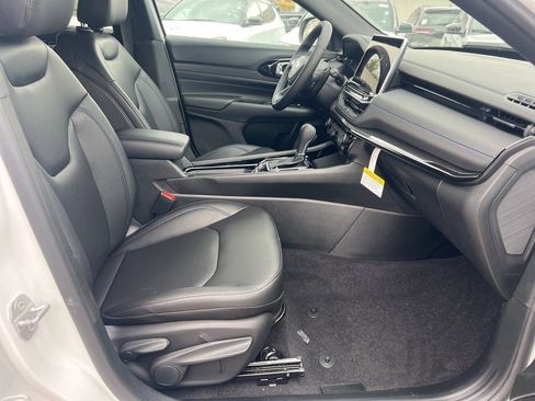 New 2026 Jeep Compass Limited image 11