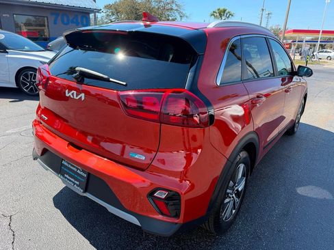 Used 2022 Kia Niro LXS image 5