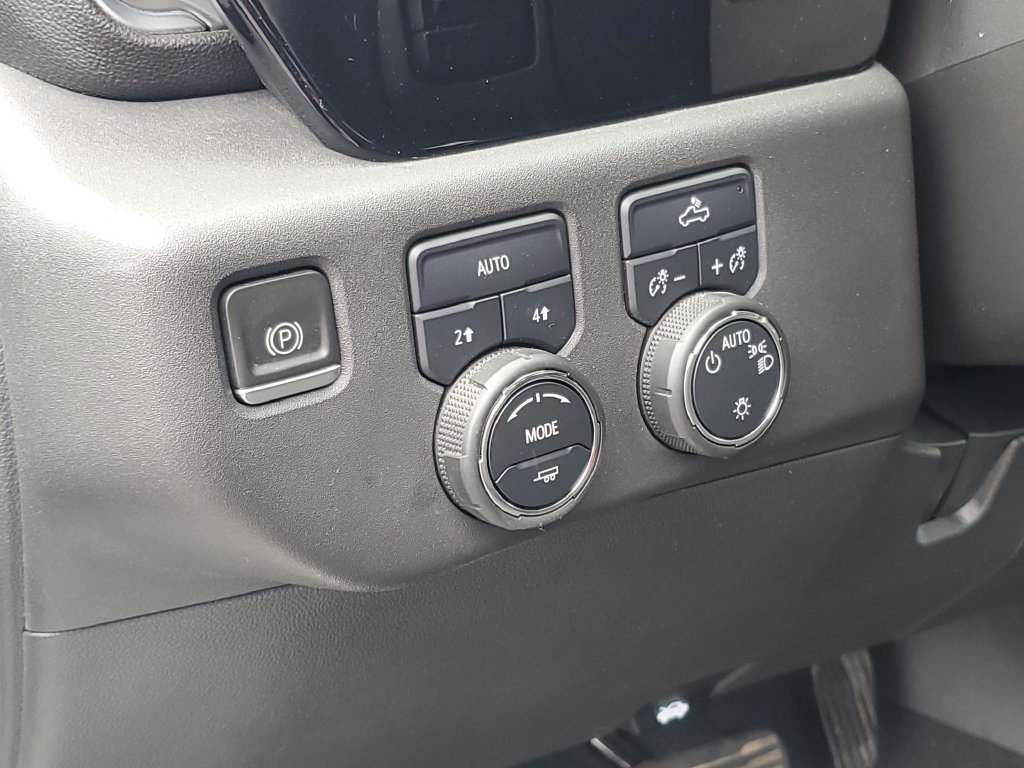 Used 2023 Chevrolet Silverado 1500 LT AWD/4WD image 10