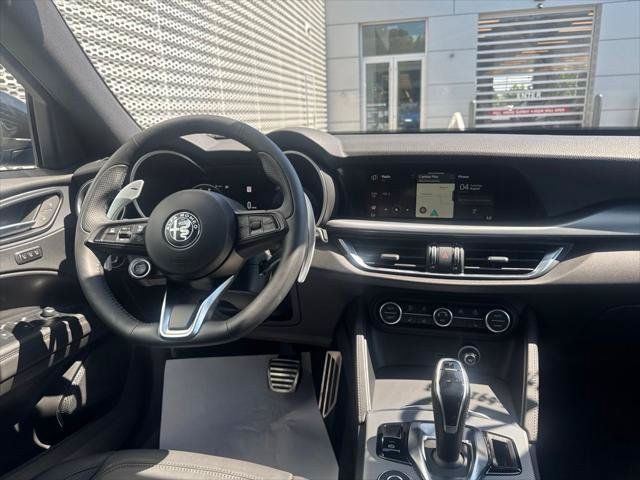 Used 2025 Alfa Romeo Stelvio Sprint AWD/4WD image 48