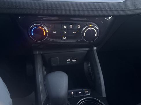 Used 2024 Chevrolet TrailBlazer LT image 29