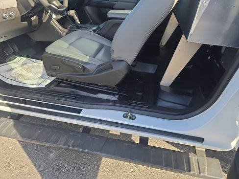 Used 2021 Chevrolet Colorado W/T image 14