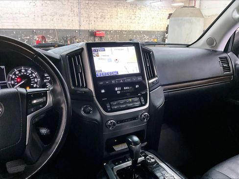 Used 2019 Toyota Land Cruiser AWD/4WD image 9