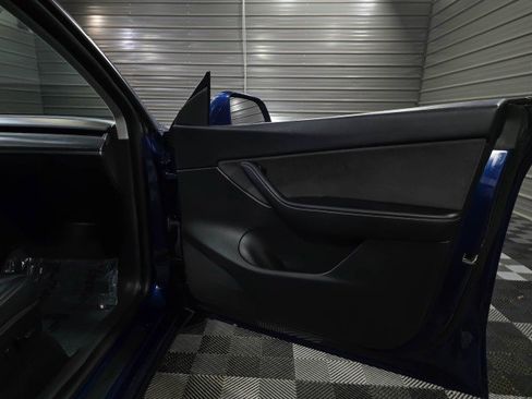 Used 2020 Tesla Model Y Long Range image 31