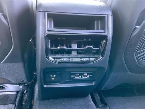 Used 2023 Jeep Grand Cherokee Altitude AWD/4WD image 34