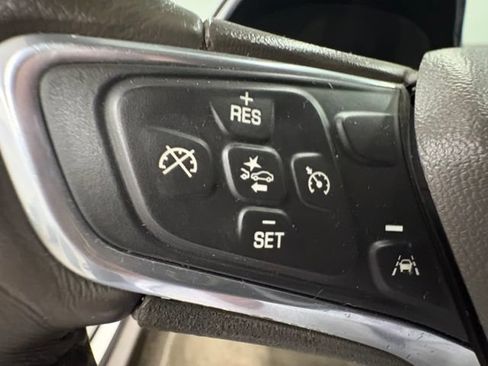 Used 2016 Chevrolet Malibu LT FWD image 15