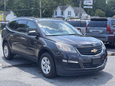 Used 2015 Chevrolet Traverse LS FWD image 3