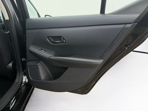 Used 2025 Nissan Sentra S FWD image 27