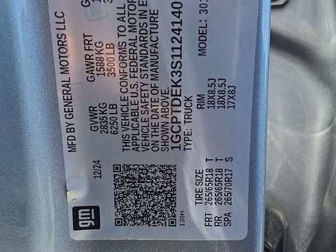 Used 2025 Chevrolet Colorado Z71 AWD/4WD image 31