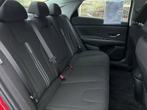 Certified 2025 Hyundai Elantra SEL image 12