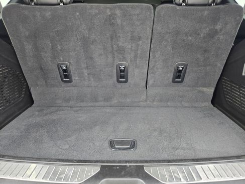 Used 2025 GMC Yukon Denali AWD/4WD image 32