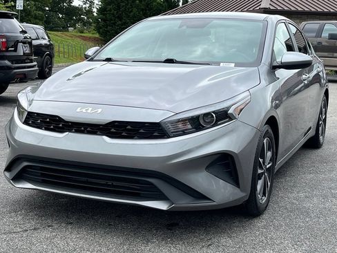 Used 2024 Kia Forte LXS FWD image 4