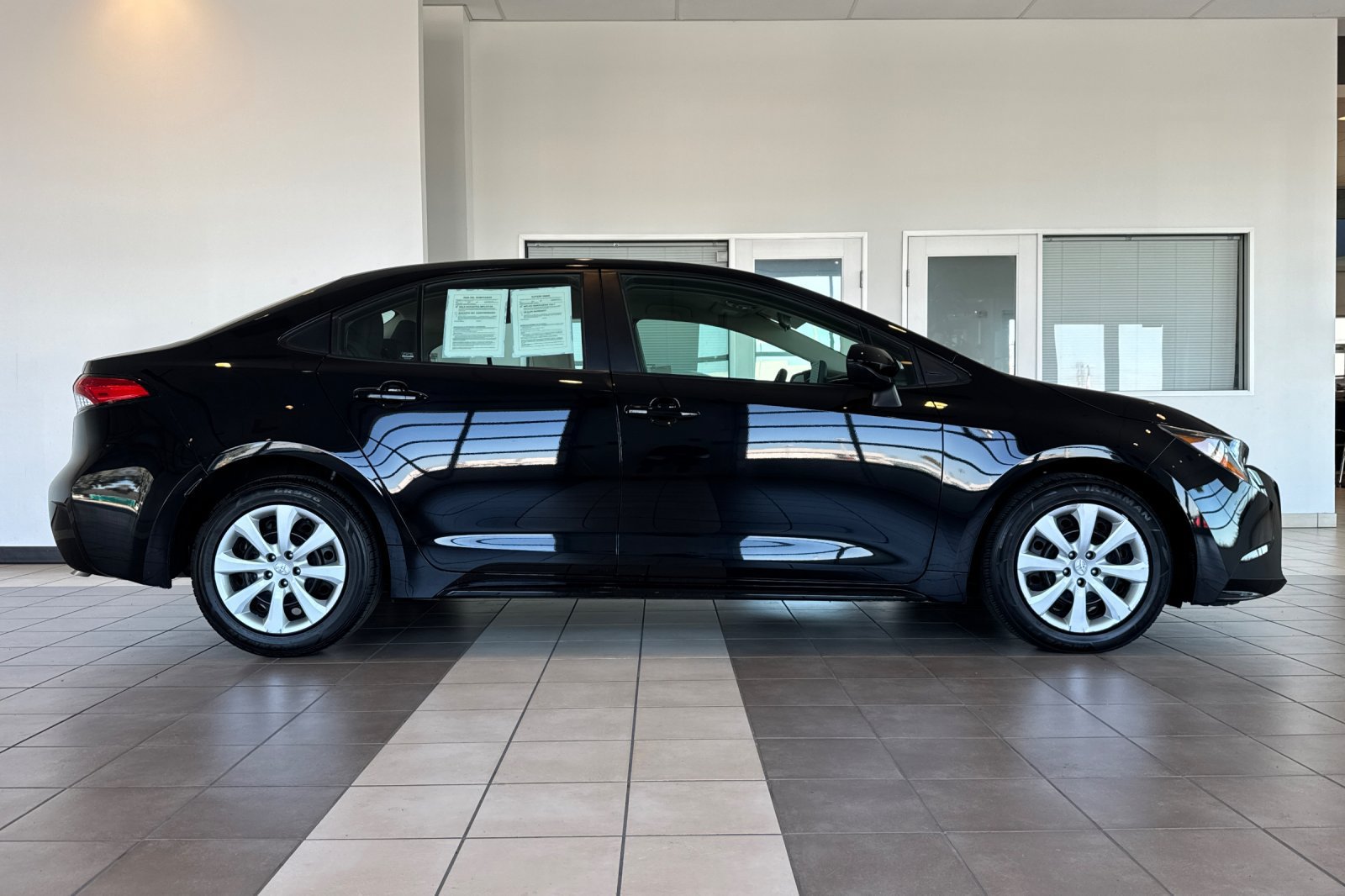 Certified 2024 Toyota Corolla LE FWD image 3