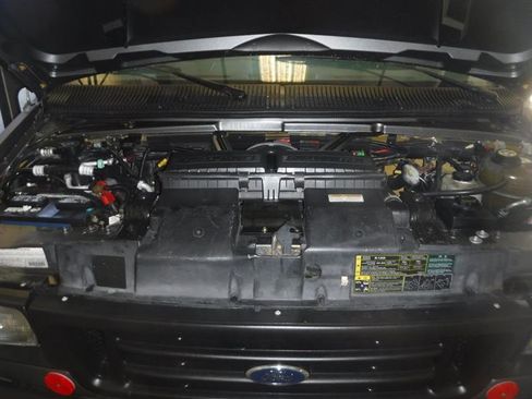 Used 2003 Ford E-450 and Econoline 450 Super Duty image 28