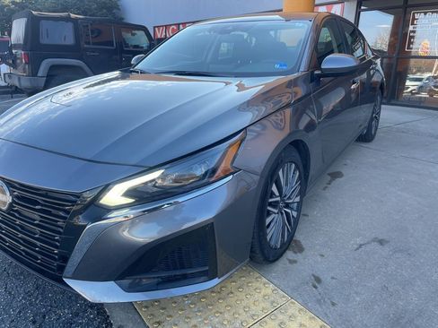 Used 2023 Nissan Altima 2.5 SV image 8