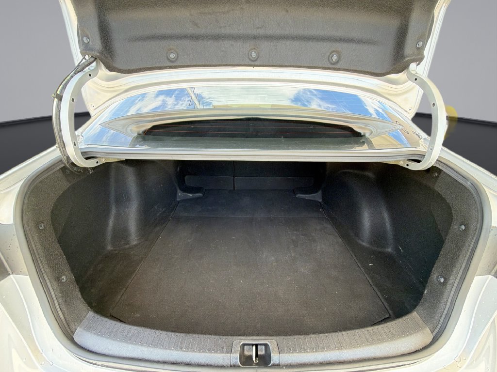 Used 2020 Toyota Corolla LE FWD image 13