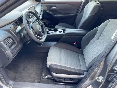 Used 2023 Nissan Rogue SV image 5