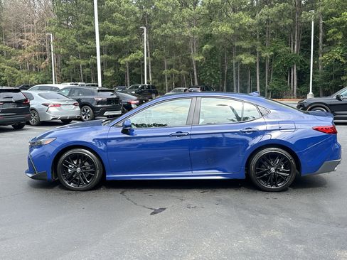 Used 2025 Toyota Camry SE w/ Convenience Package FWD image 7
