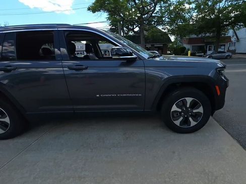 Used 2022 Jeep Grand Cherokee Limited 4xe AWD/4WD image 5