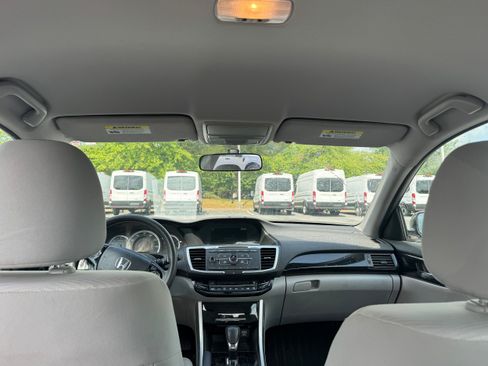 Used 2016 Honda Accord LX image 9