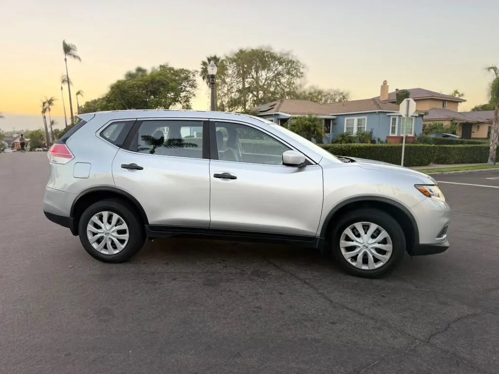 Used 2016 Nissan Rogue S FWD image 11