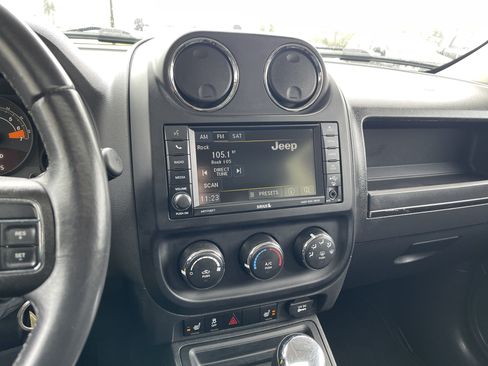 Used 2017 Jeep Patriot High Altitude AWD/4WD image 17