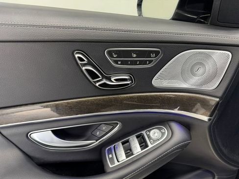 Used 2017 Mercedes-Benz S 550 Sedan image 36