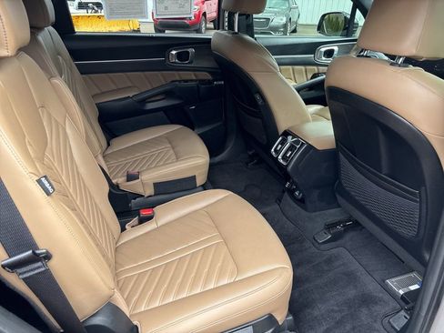 Used 2024 Kia Sorento SX Prestige w/ Olive Brown Leather Package AWD/4WD image 19