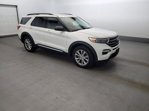Used 2021 Ford Explorer XLT w/ Equipment Group 202A AWD/4WD image 11