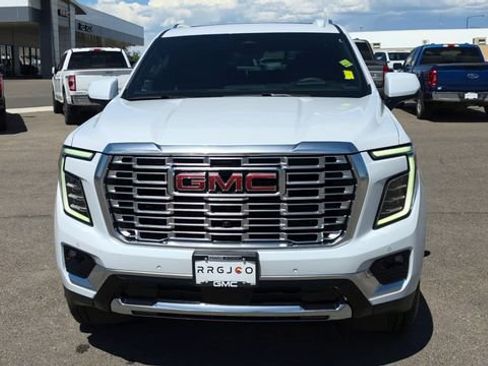 New 2026 GMC Yukon Denali w/ Denali Reserve Package AWD/4WD image 3