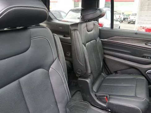 Used 2021 Jeep Grand Cherokee L Overland w/ Luxury Tech Group IV AWD/4WD image 9
