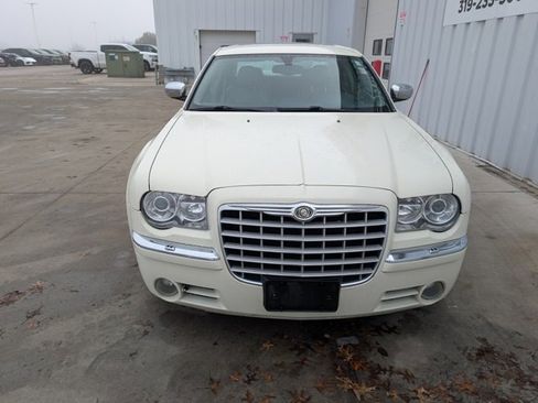 Used 2005 Chrysler 300 C w/ Navigation & Sound Group II image 20
