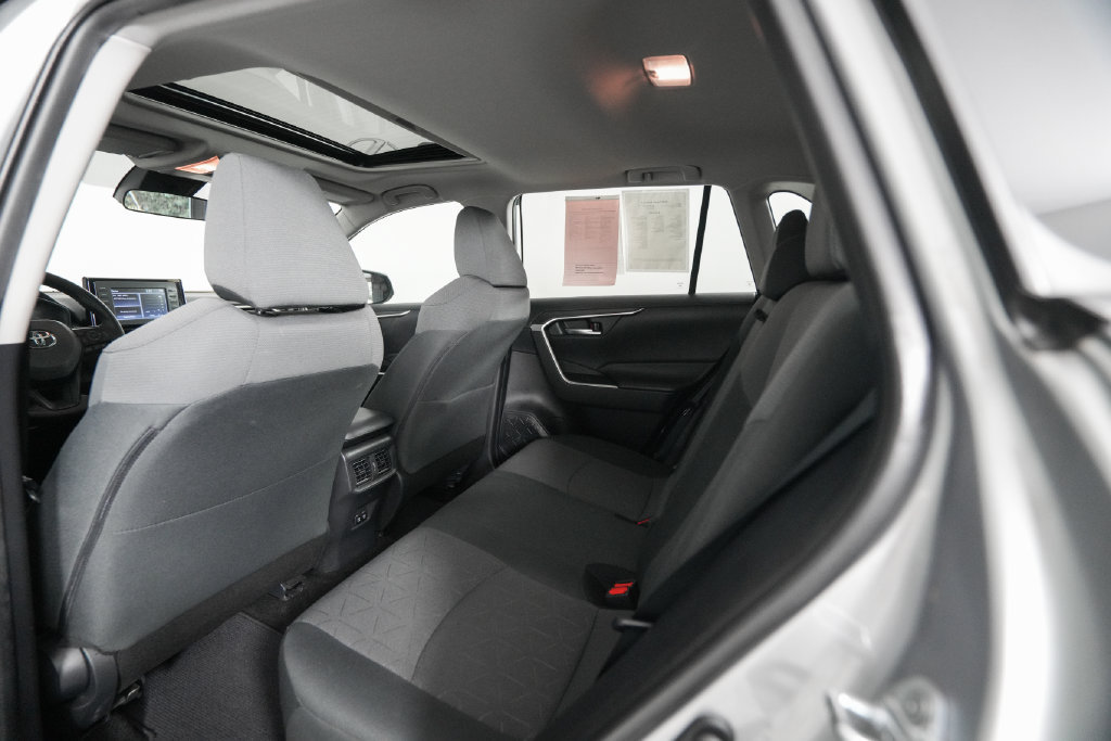 Used 2019 Toyota RAV4 XLE AWD/4WD image 13