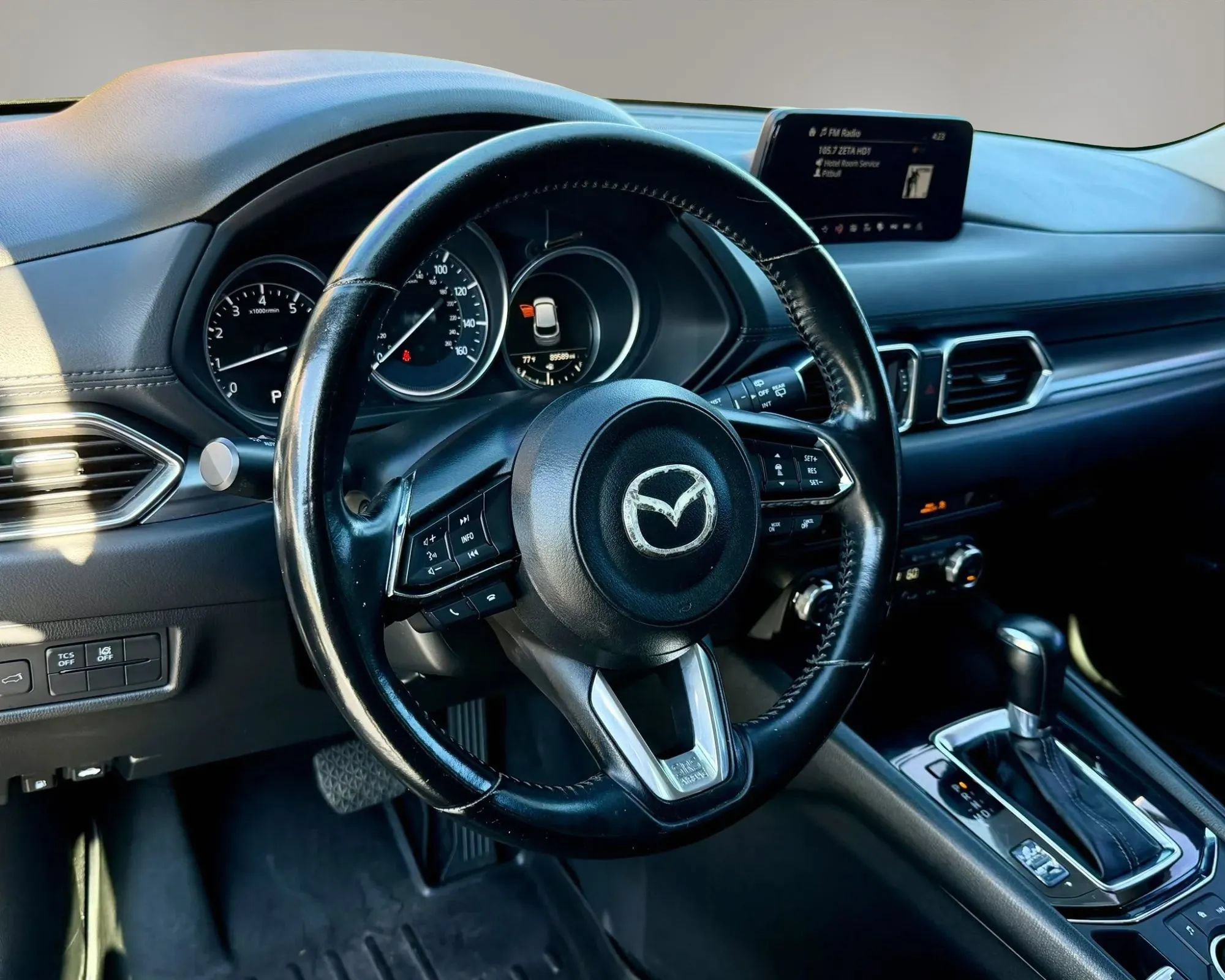 Used 2018 MAZDA CX-5 Touring w/ Preferred Equipment Package FWD image 13
