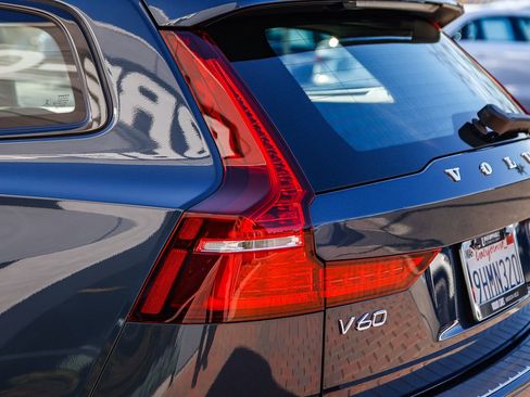 Used 2021 Volvo V60 T6 R-Design w/ Advanced Package image 8