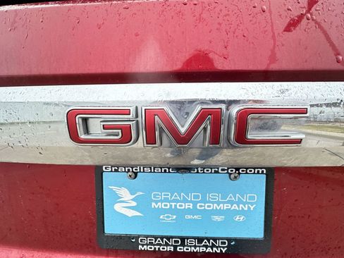 Used 2023 GMC Yukon XL SLE image 31