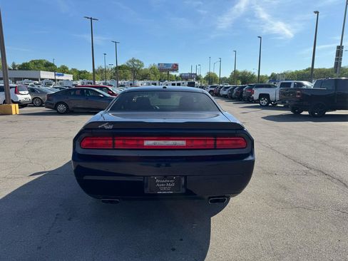 Used 2013 Dodge Challenger SXT image 4