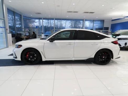 Certified 2024 Honda Civic Type R image 3