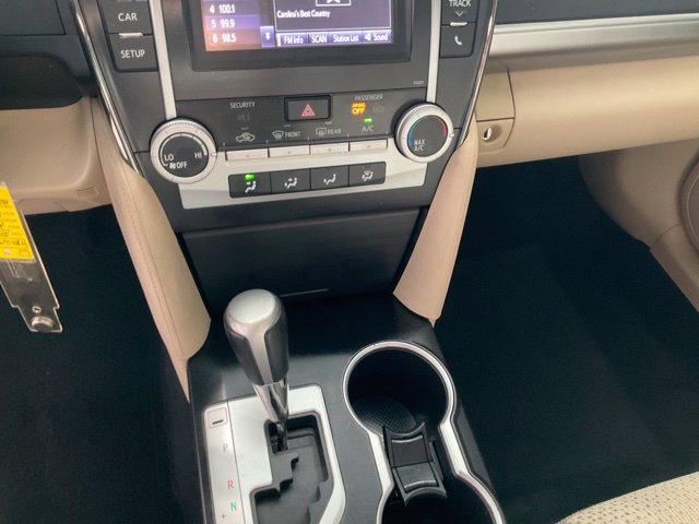 Used 2014 Toyota Camry LE FWD image 12