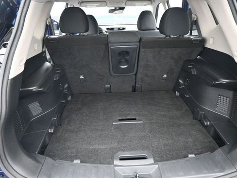 Used 2020 Nissan Rogue S image 17